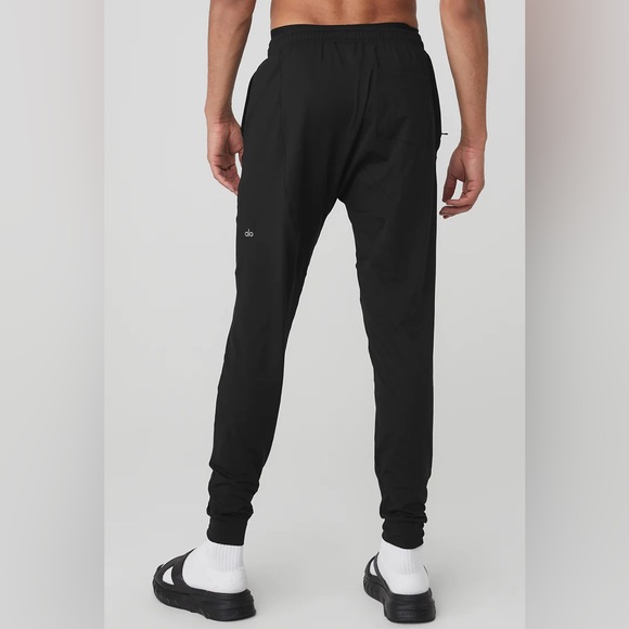 ALO Yoga Pants Alo Yoga Conquer Revitalize Pant M Poshmark